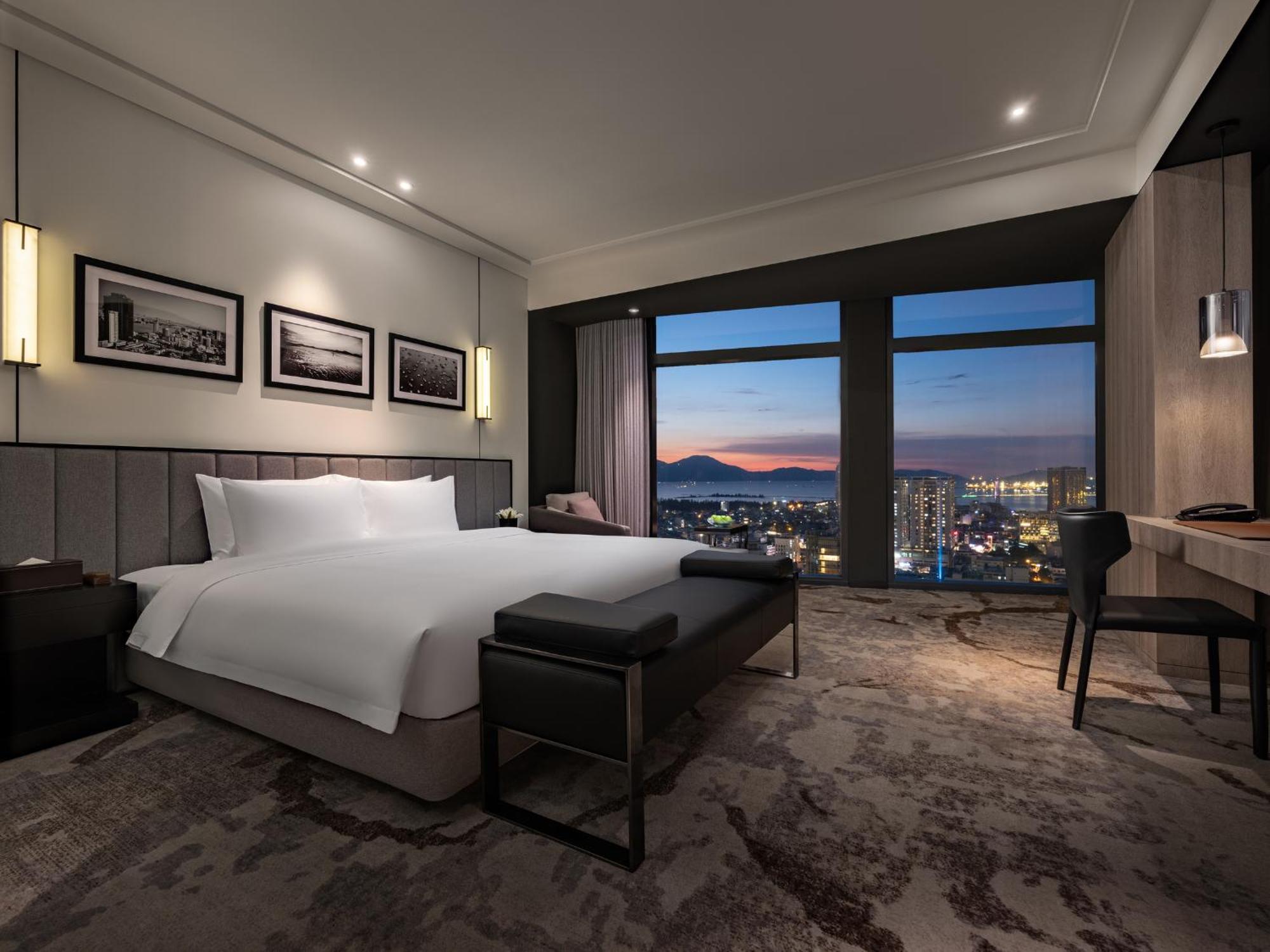 Crowne Plaza Danang City Centre By Ihg ภายนอก รูปภาพ